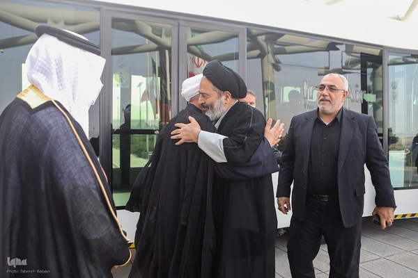بازگشت حجت الاسلام و المسلمین سید عبدالفتاح نواب نماینده ولی فقیه و سرپرست حجاج ایرانی از حج