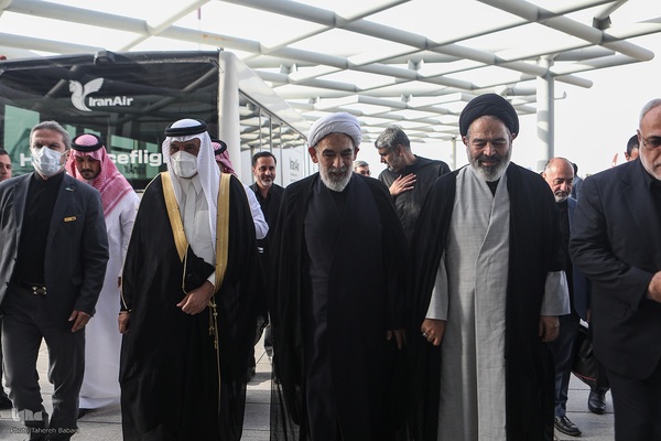 بازگشت حجت الاسلام و المسلمین سید عبدالفتاح نواب نماینده ولی فقیه و سرپرست حجاج ایرانی از حج