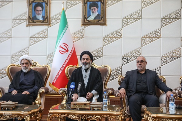 بازگشت حجت الاسلام و المسلمین سید عبدالفتاح نواب نماینده ولی فقیه و سرپرست حجاج ایرانی از حج