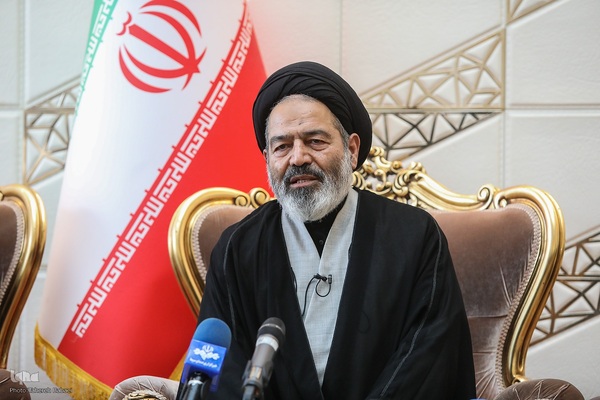 بازگشت حجت الاسلام و المسلمین سید عبدالفتاح نواب نماینده ولی فقیه و سرپرست حجاج ایرانی از حج