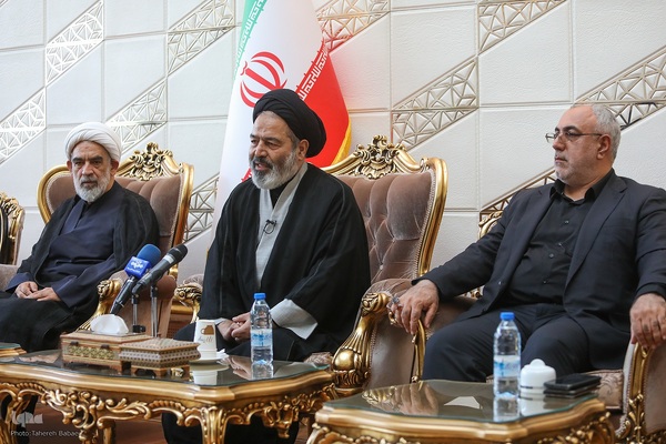 بازگشت حجت الاسلام و المسلمین سید عبدالفتاح نواب نماینده ولی فقیه و سرپرست حجاج ایرانی از حج