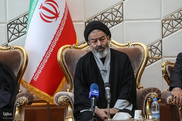 بازگشت حجت الاسلام و المسلمین سید عبدالفتاح نواب نماینده ولی فقیه و سرپرست حجاج ایرانی از حج