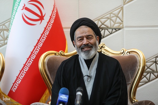 بازگشت حجت الاسلام و المسلمین سید عبدالفتاح نواب نماینده ولی فقیه و سرپرست حجاج ایرانی از حج