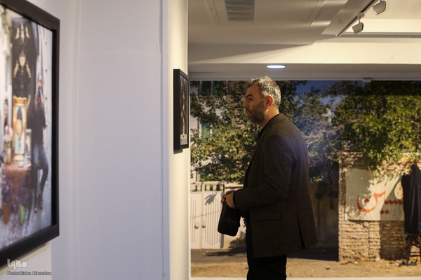 نمایشگاه عکس «مجلسِ پرده‌نشینان»