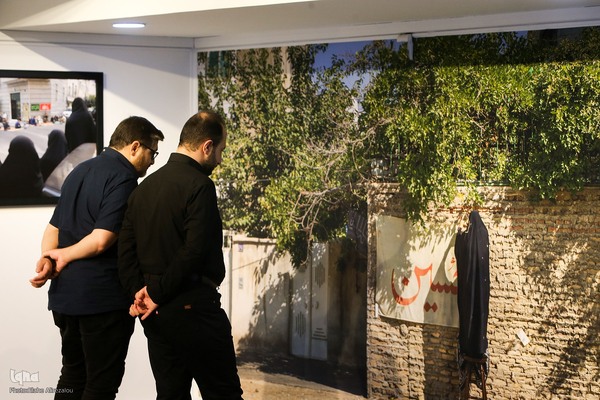 نمایشگاه عکس «مجلسِ پرده‌نشینان»