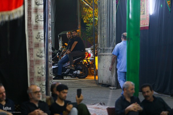 مراسم تعزیه‌خوانی در تکیه شوفرها