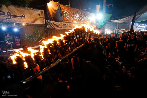 آئین مشعل گردانی عزاداران حسینی در دولت آباد تهران