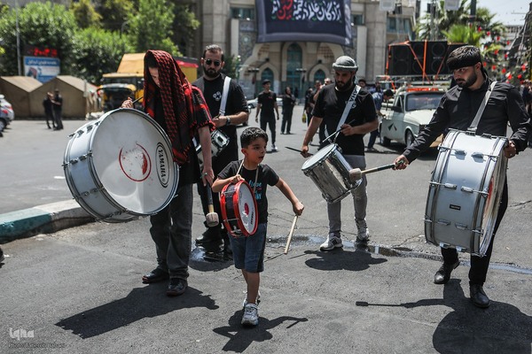 عزاداری ظهر عاشورای حسینی در تهران