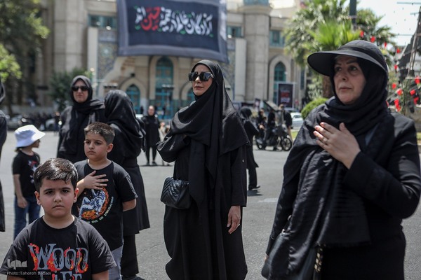 عزاداری ظهر عاشورای حسینی در تهران