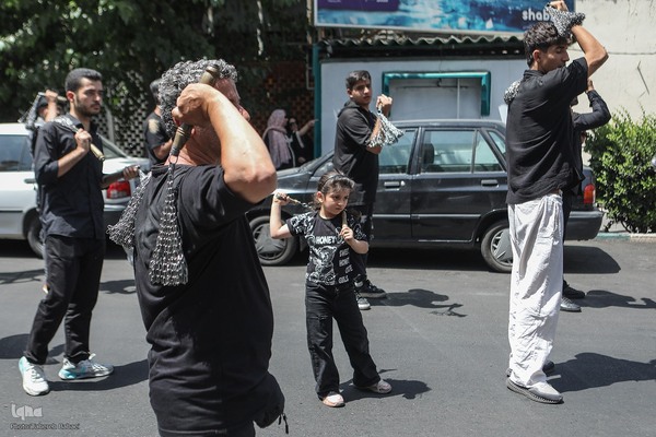 عزاداری ظهر عاشورای حسینی در تهران