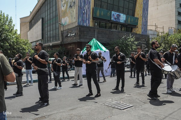 عزاداری ظهر عاشورای حسینی در تهران