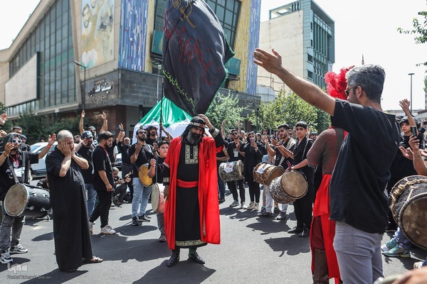 عزاداری ظهر عاشورای حسینی در تهران