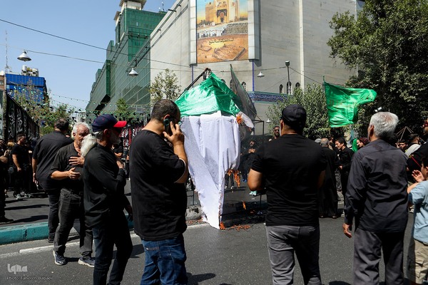 عزاداری ظهر عاشورای حسینی در تهران