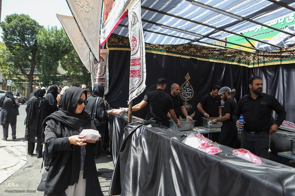 عزاداری ظهر عاشورای حسینی در تهران
