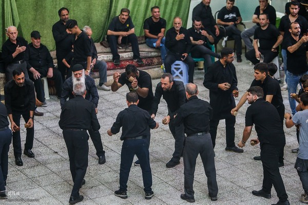 عزاداری ظهر عاشورا در محله کن