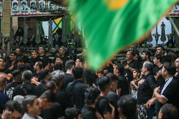 عزاداری ظهر عاشورا در محله کن