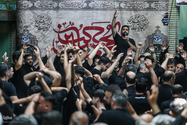 عزاداری ظهر عاشورا در محله کن