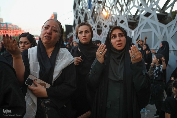 آئین خیمه سوزان در میدان امام حسین (ع)