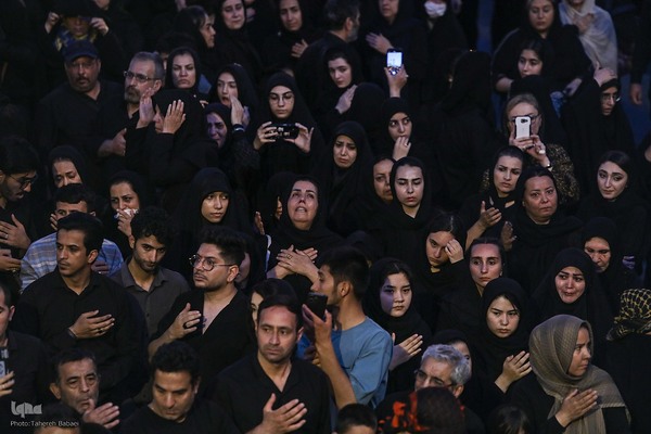 آئین خیمه سوزان در میدان امام حسین (ع)