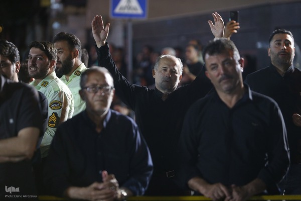 شام غریبان حسینی در محله باغ فیض