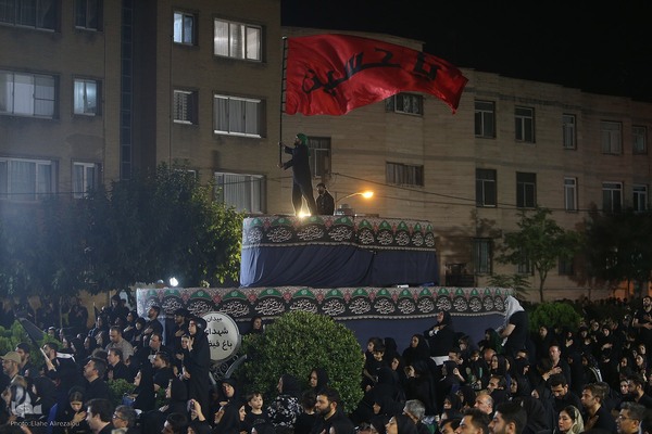 شام غریبان حسینی در محله باغ فیض