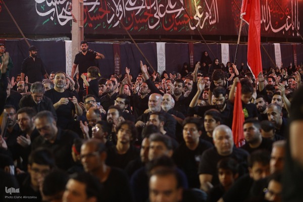 شام غریبان حسینی در محله باغ فیض