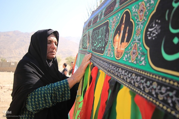 جابه‌جایی مزار شهید جواد رضایی در کازرون