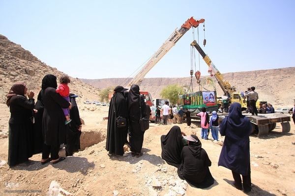 جابه‌جایی مزار شهید جواد رضایی در کازرون