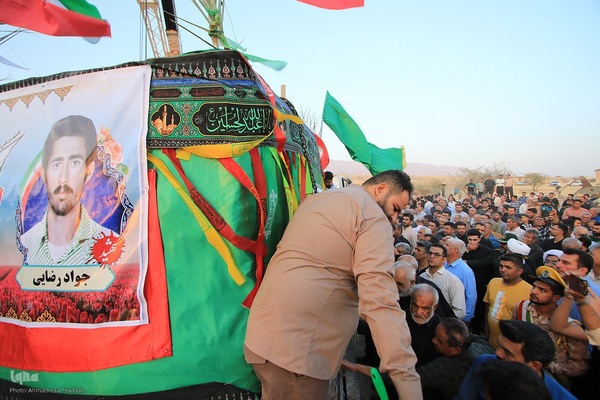 جابه‌جایی مزار شهید جواد رضایی در کازرون