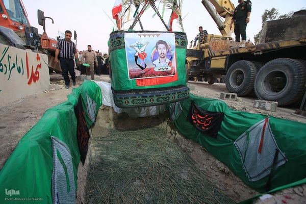 جابه‌جایی مزار شهید جواد رضایی در کازرون