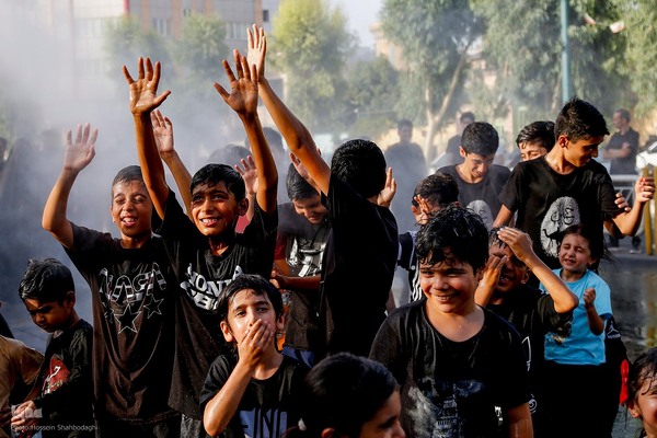 دسته نمادین کاروان اسرای کربلا در قم