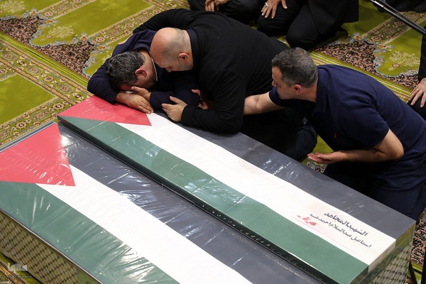 اقامه نماز بر پیکر شهید اسماعیل هنیه توسط مقام معظم رهبری