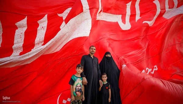 حرکت محبان امام حسین (ع) با پای پیاده به سمت کربلا از جنوبی ترین مناطق عراق