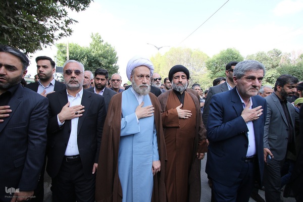 تشییع پیکر مادر 4 شهید دوران دفاع مقدس در شهیدآباد فارس