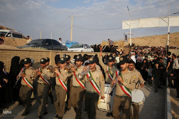 تشییع پیکر مادر 4 شهید دوران دفاع مقدس در شهیدآباد فارس