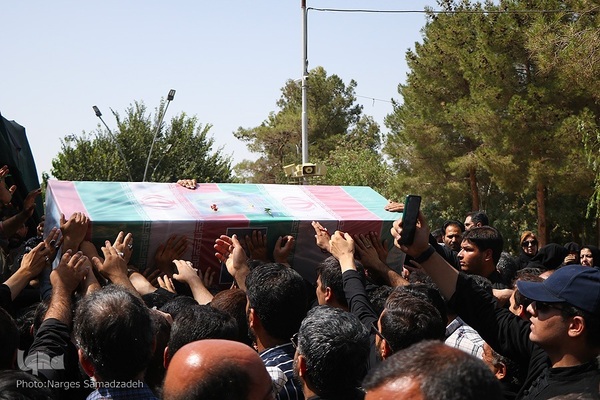 آیین تشییع و خاکسپاری پیکر شهید احمدرضا افشاری