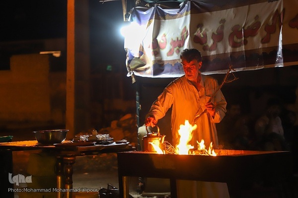 خدمت‌رسانی شبانه‌روزی مواکب حسینی به زوار در چذابه