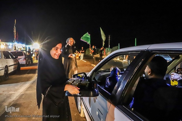 خدمت‌رسانی شبانه‌روزی مواکب حسینی به زوار در چذابه