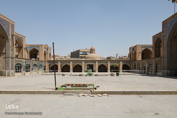 مسجد رحیم خان اصفهان؛ نگین فیروزه‌ای دوره قاجار