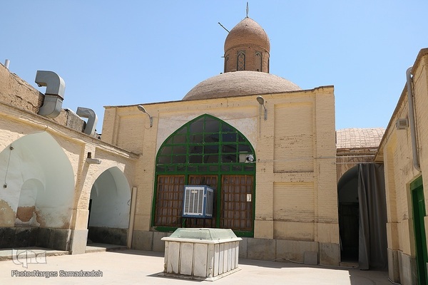 مسجد رحیم خان اصفهان؛ نگین فیروزه‌ای دوره قاجار