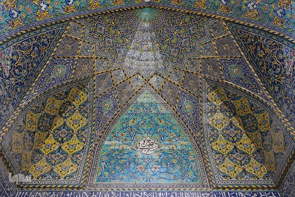 مسجد رحیم خان اصفهان؛ نگین فیروزه‌ای دوره قاجار