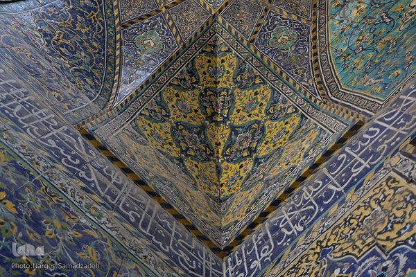 مسجد رحیم خان اصفهان؛ نگین فیروزه‌ای دوره قاجار