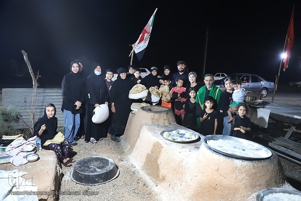 ما خادمان زوار حسين(ع) هستیم