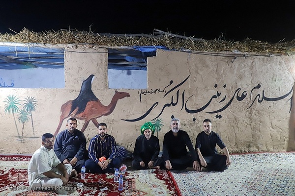 ما خادمان زوار حسين(ع) هستیم