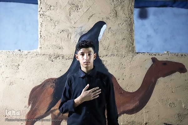 ما خادمان زوار حسين(ع) هستیم