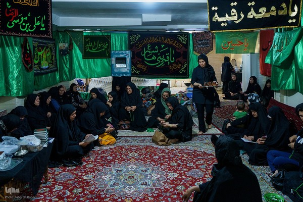 خانم ثریا زمانی از سال ۷۲ که از امام رضا(ع) شفا گرفته است با برگزاری مراسم عزاداری رسم ارادت به حضرتش را ادا می‌کند.