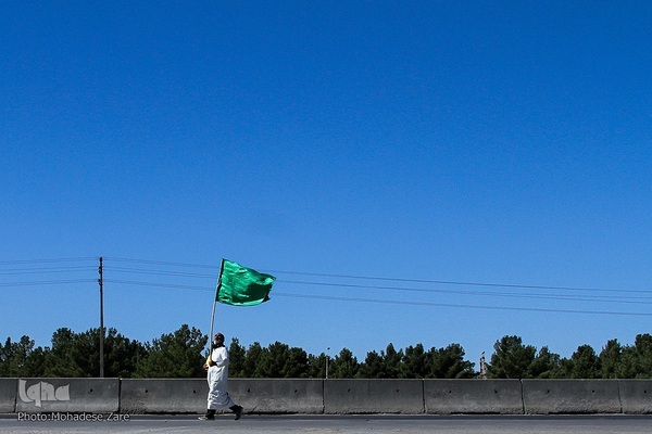 زائران پیاده امام رضا(ع)