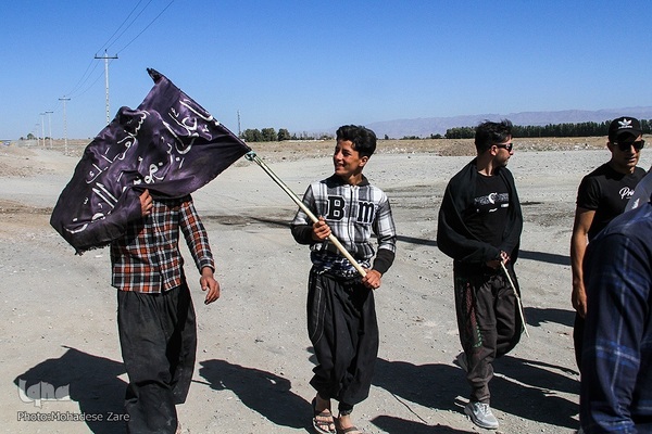 زائران پیاده امام رضا(ع)