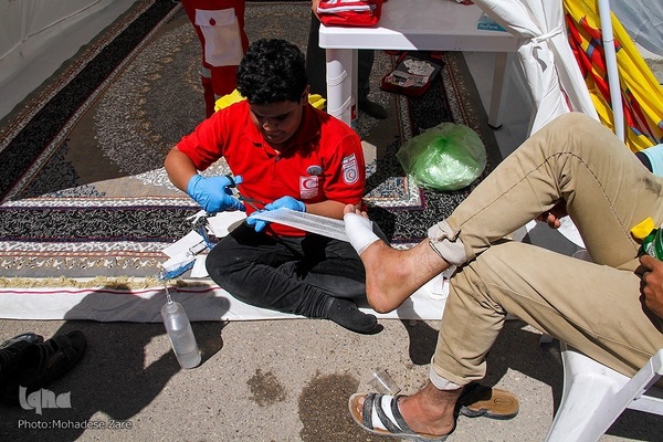 زائران پیاده امام رضا(ع)