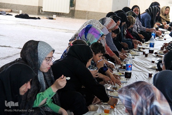 زائران پیاده امام رضا(ع)